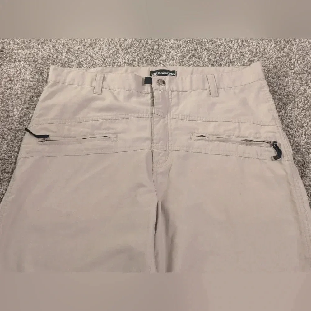 🎈3/$15🎈 Men's size 3 lightweight khaki pants with zippered pockets